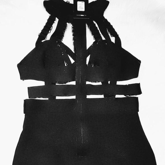 ☆ SOLD ☆ Fashion Nova: Kimberly Bandage Dress - Picture 8 of 10